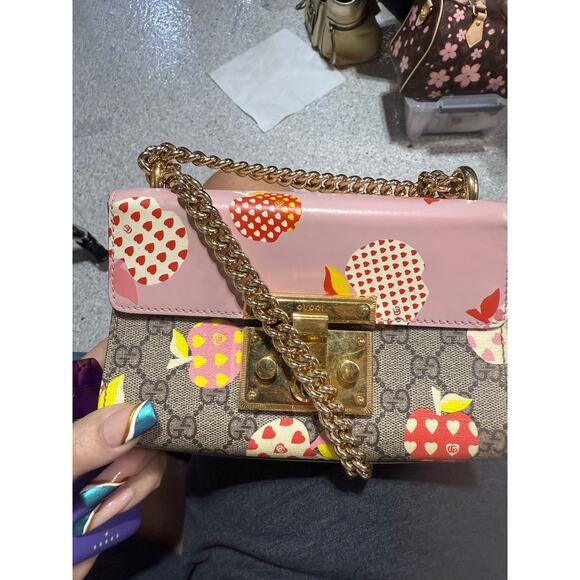 Gucci GG Supreme Les Pommes Padlock Shoulder Bag - Picture 2 of 5